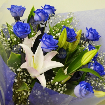 青バラの花束